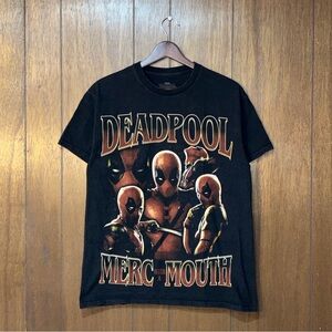 Deadpool "Merc With a Mouth" Graphic T-Shirt — Men's M